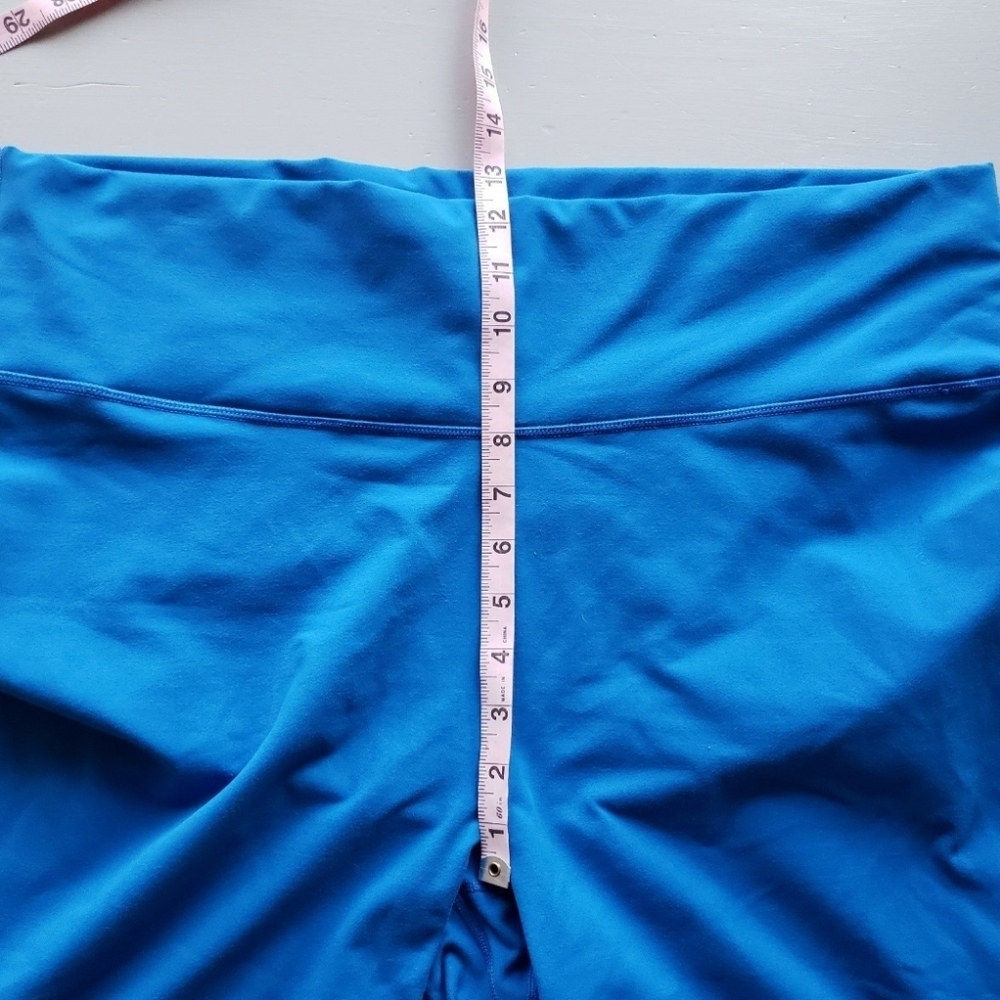 Fabletics Shorts - Picture 3 of 6